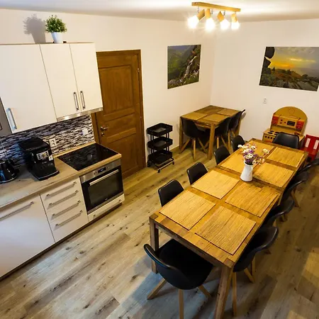 Mountains Vila Jensen Apartman