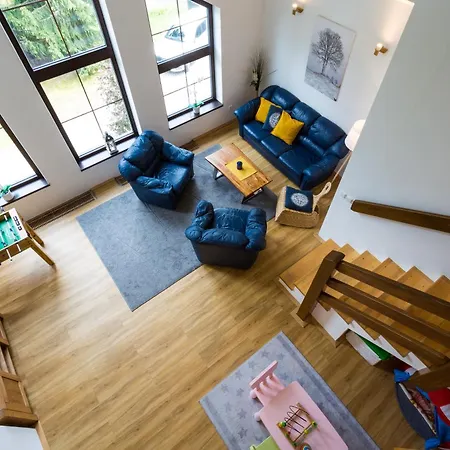 Mountains Vila Jensen Apartman *